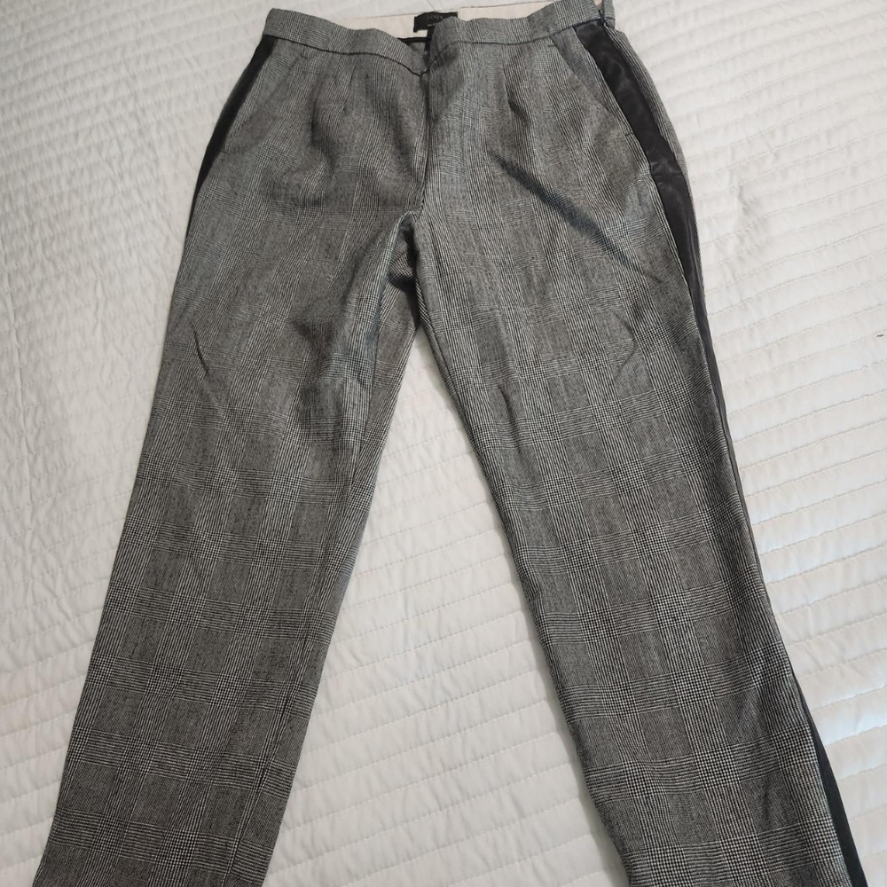 Black & grey houndstouth pants w/ leather side panelsSize:9